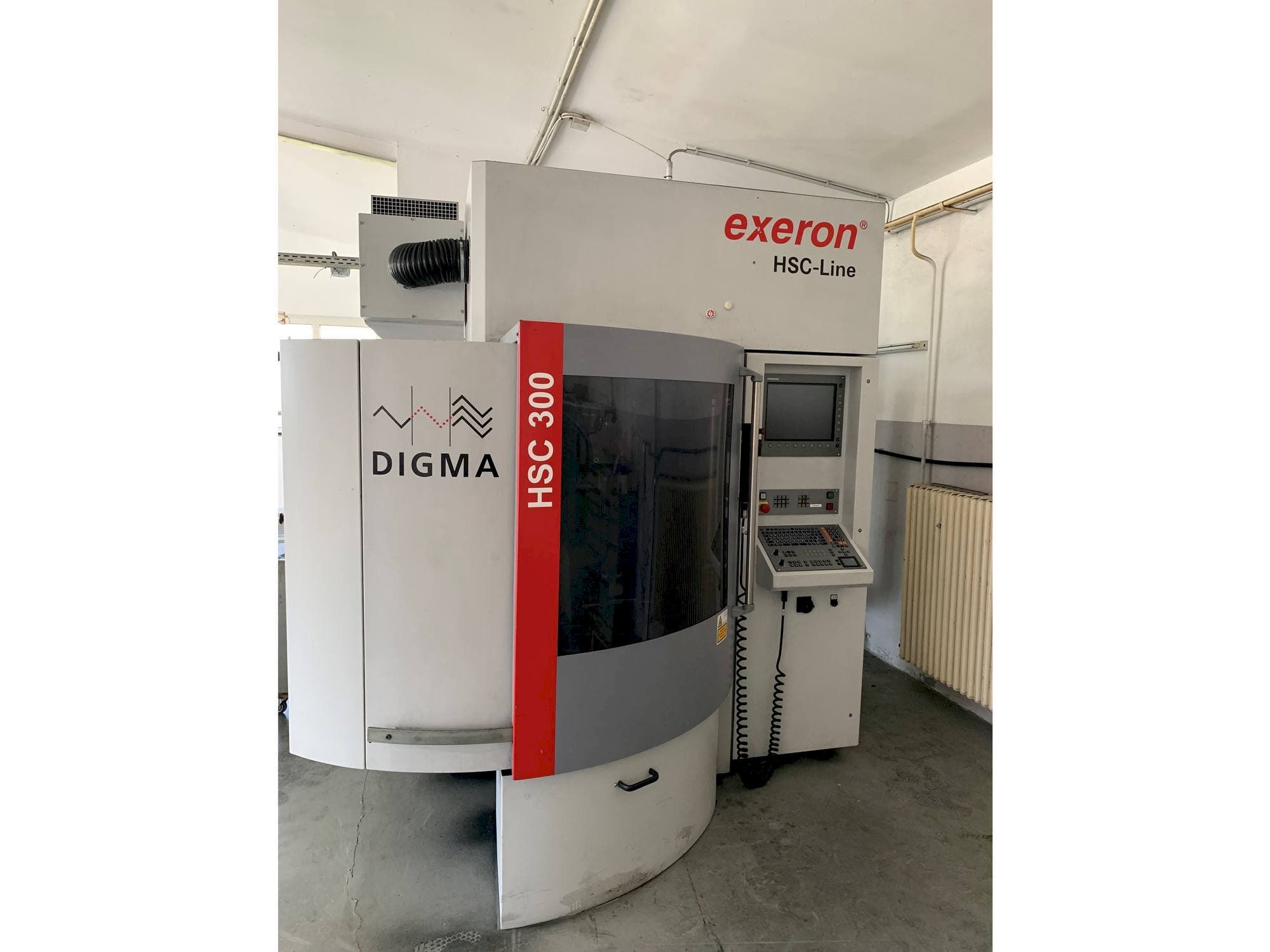 Widok z przodu maszyny Exeron HSC 300P