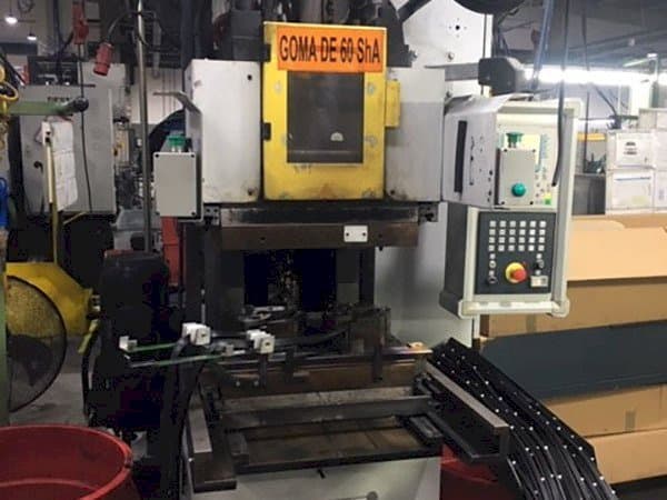 Widok z przodu maszyny Kloeckner Desma 956.050 Z0