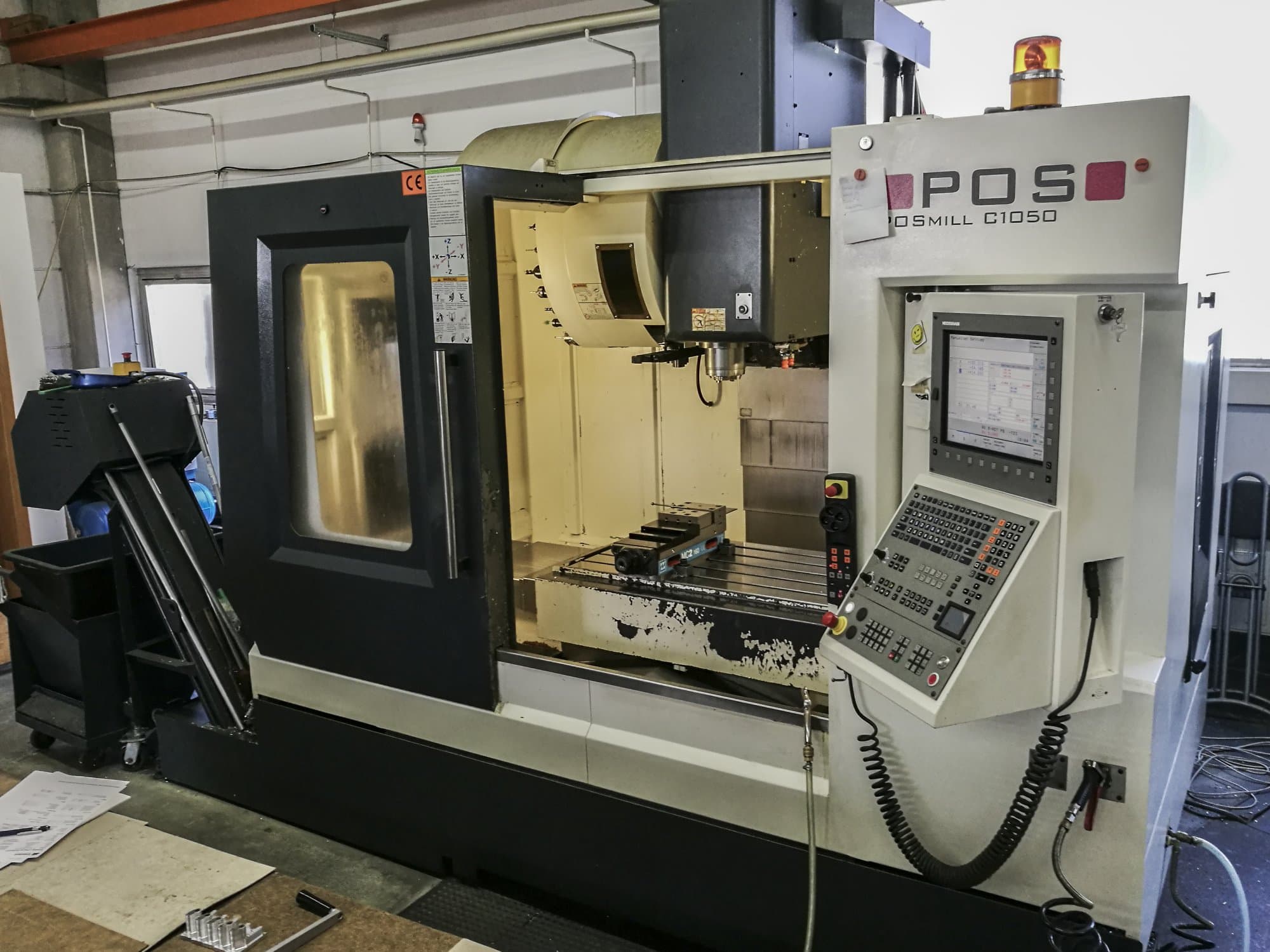 Widok z prawej maszyny POS POSmill C1050