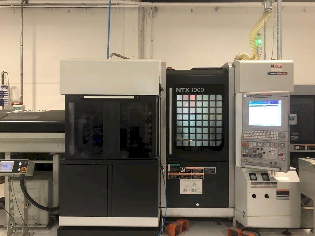 Widok z przodu maszyny MORI SEIKI NTX1000