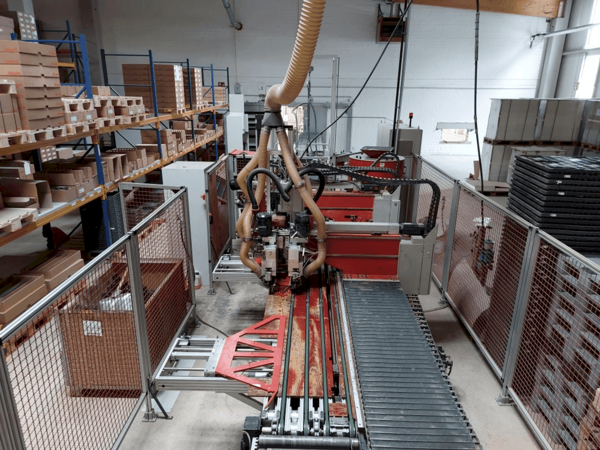 Widok z przodu maszyny Priess & Horstmann BMA-DLS-CNC