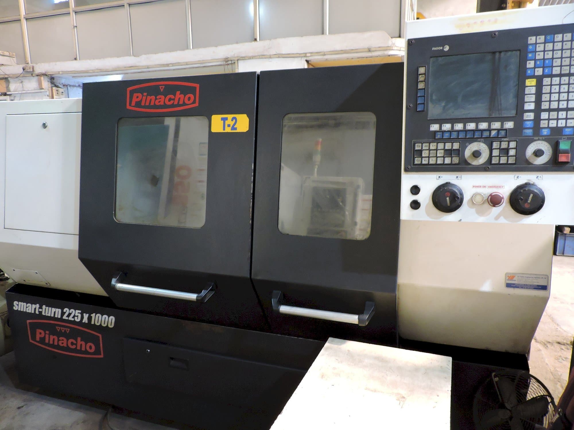 Widok z przodu maszyny Pinacho Smart Turn 225 x 1000