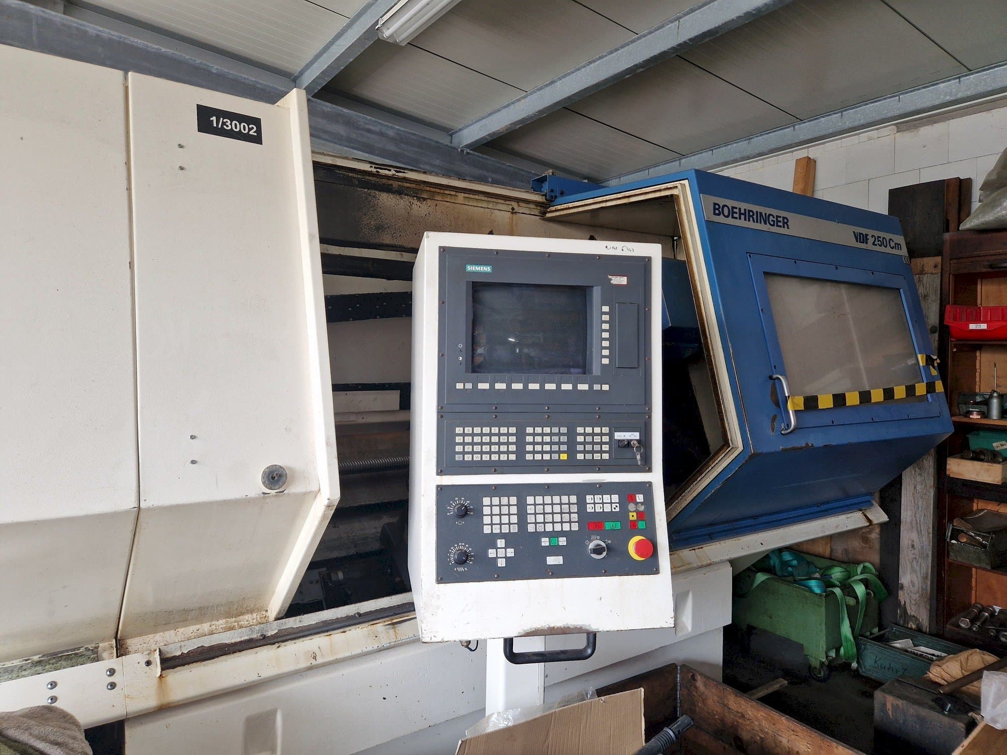 Widok z przodu maszyny BOEHRINGER VDF 250 Cm