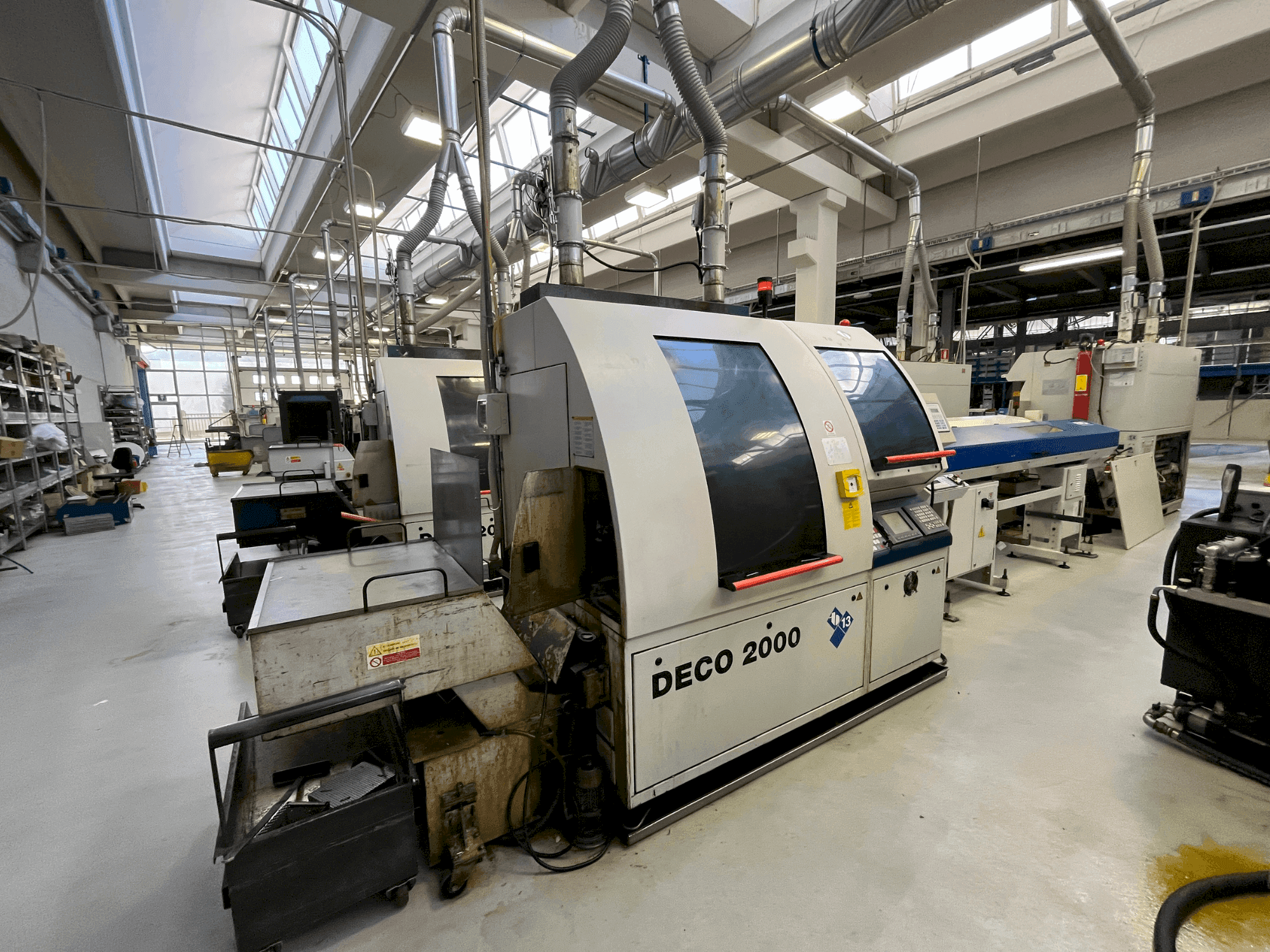 Widok z przodu maszyny TORNOS DECO 2000/13