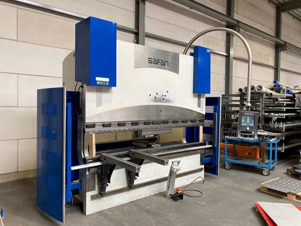 Widok z przodu maszyny Safan CNCL-K 170-3100 TS 2