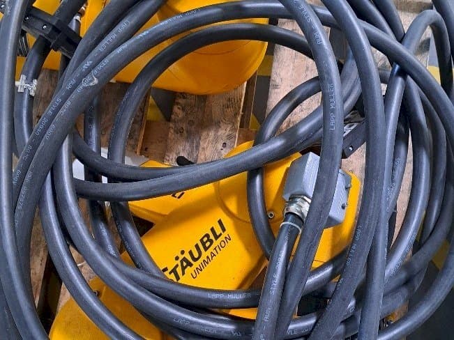 Widok z przodu maszyny STAUBLI TX60