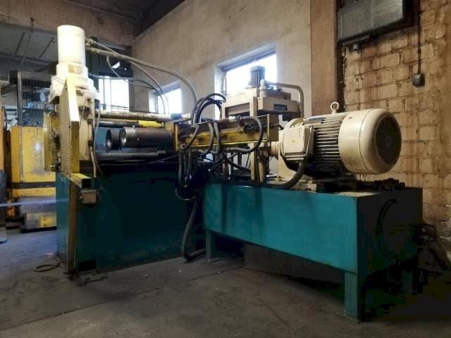 Widok z przodu maszyny EKALE REP-40-200-3