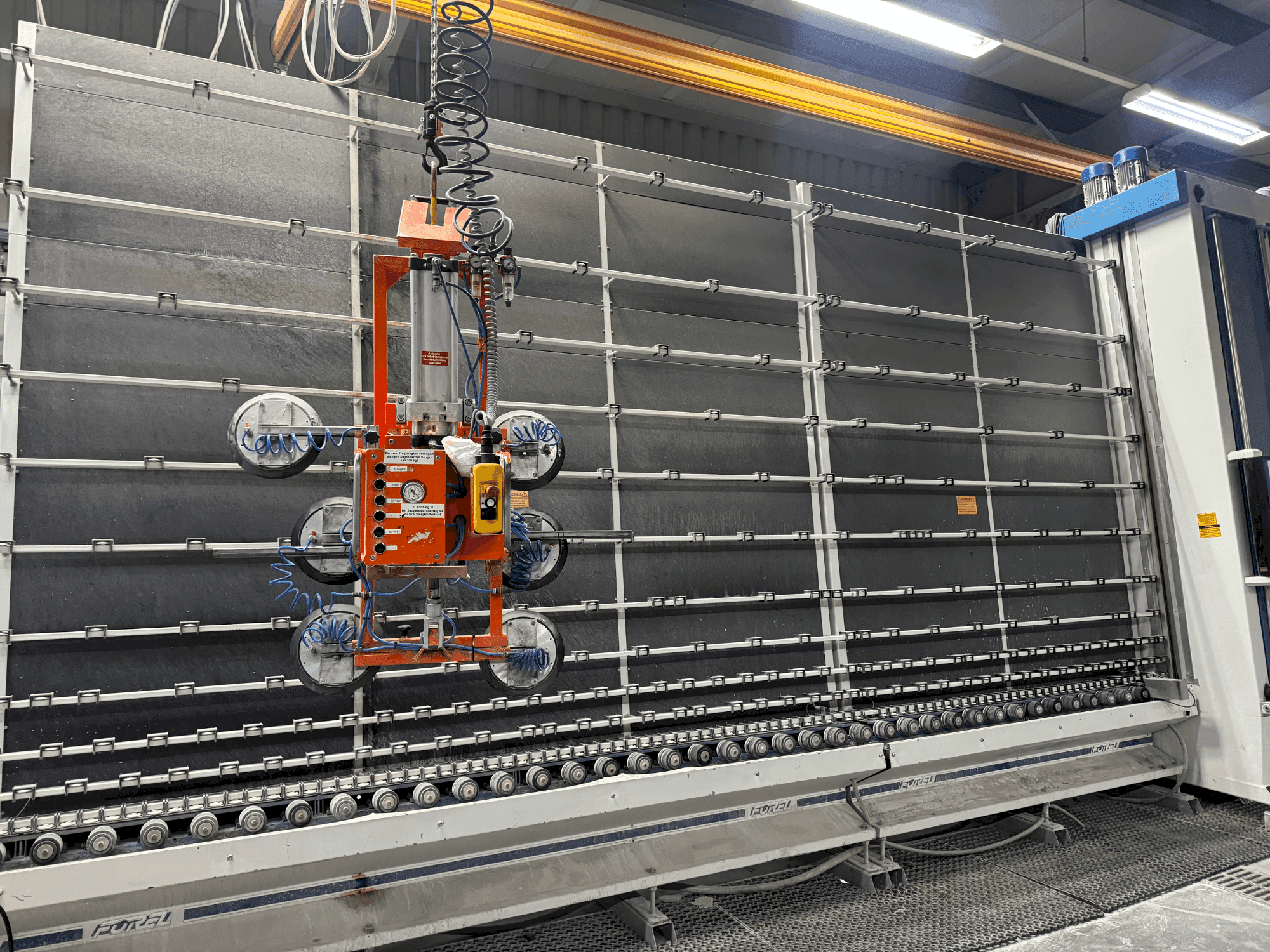 Widok z przodu maszyny Bystronic GSRA 1100 SH 000 (2014)