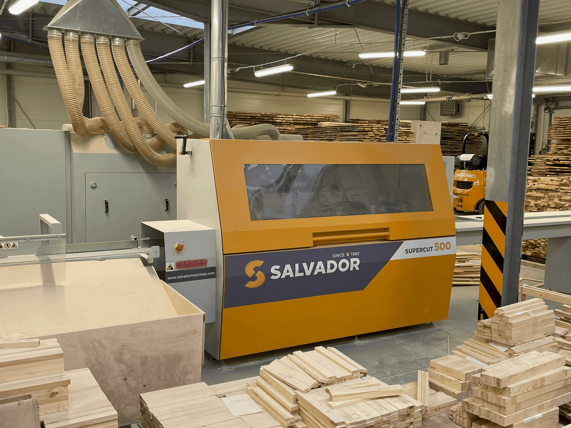 Widok z przodu maszyny Other SUPER CUT 500