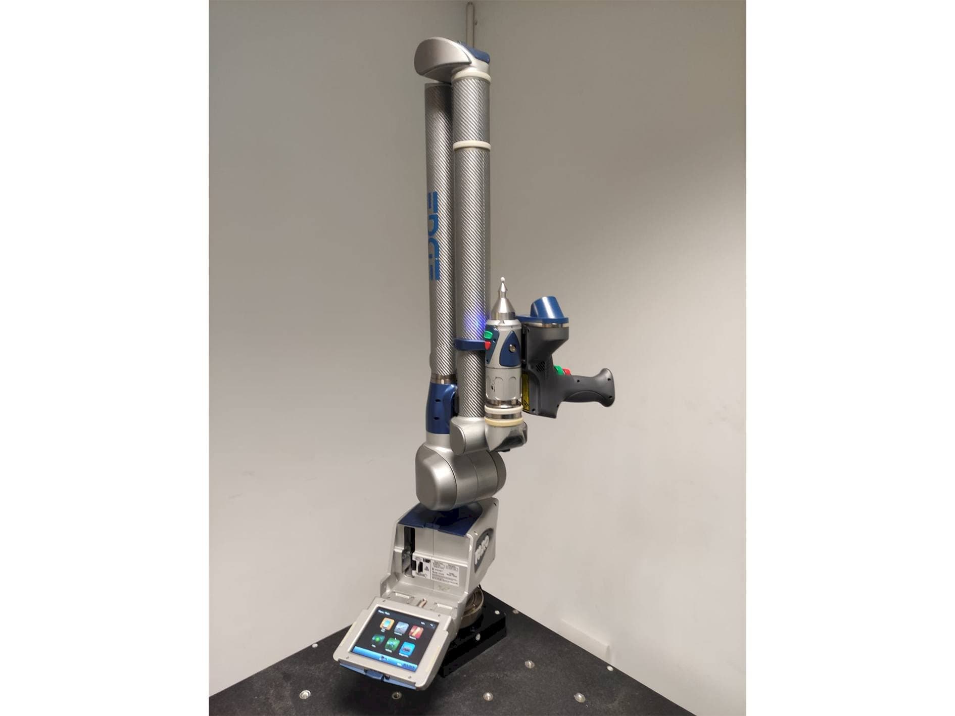 Widok z przodu maszyny Faro Edge ScanArm 2.7