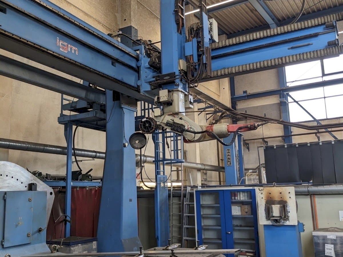 Widok z przodu maszyny IGM RTi 300-S