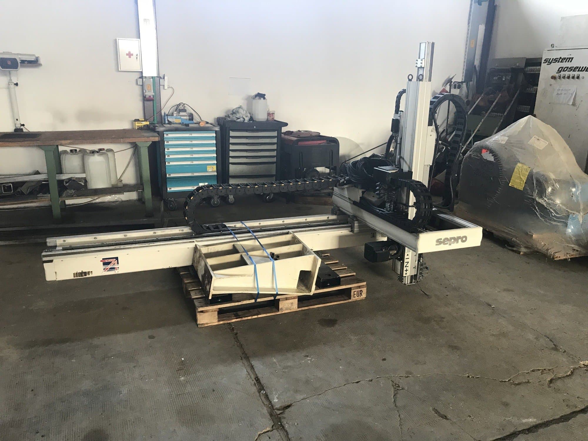 Widok z przodu maszyny Sepro 3021 BZ