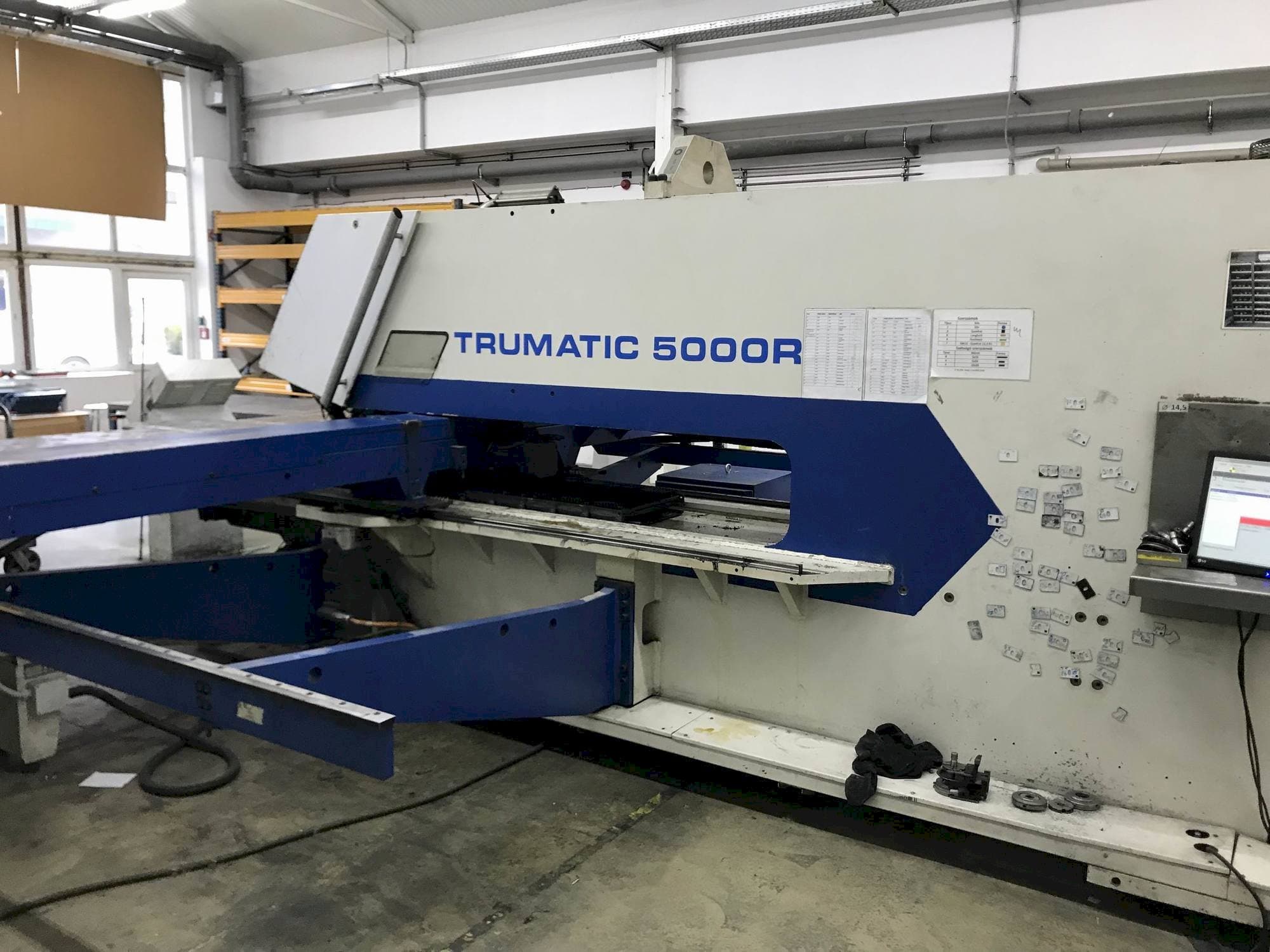 Widok z przodu maszyny TRUMPF Trumatic 5000 R