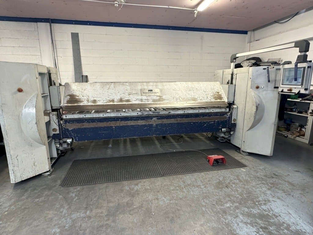 Widok z przodu maszyny SCHRODER SPB 3200/3.0