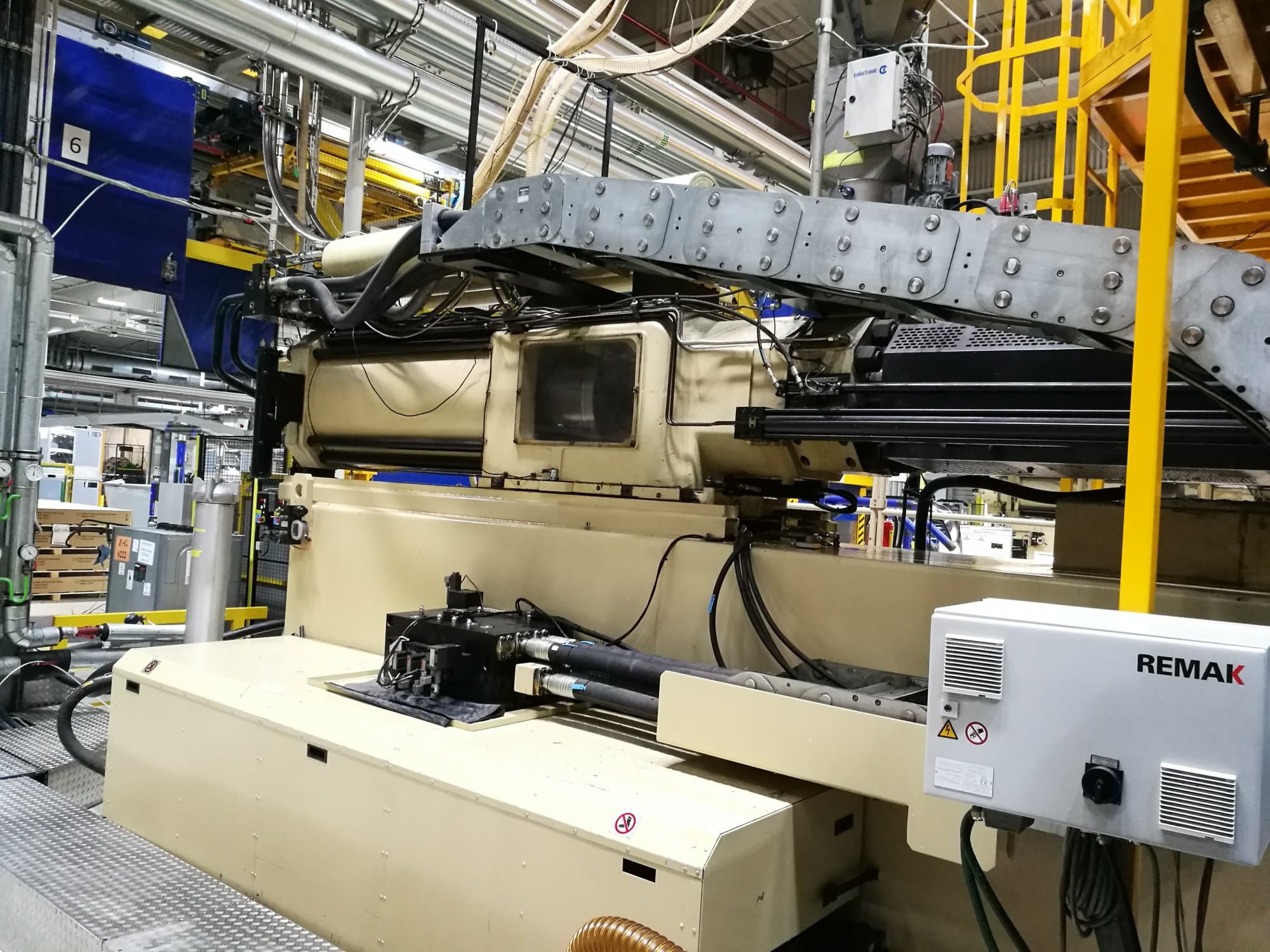 Widok z przodu 2 maszyny Husky E 3150 RS 170-155