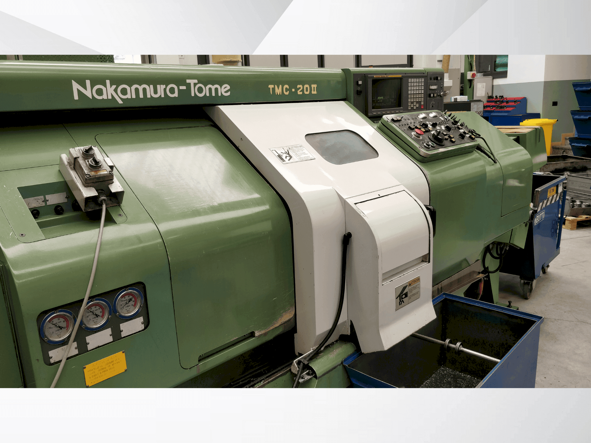 Widok z przodu maszyny NAKAMURA-TOME TMC20-II