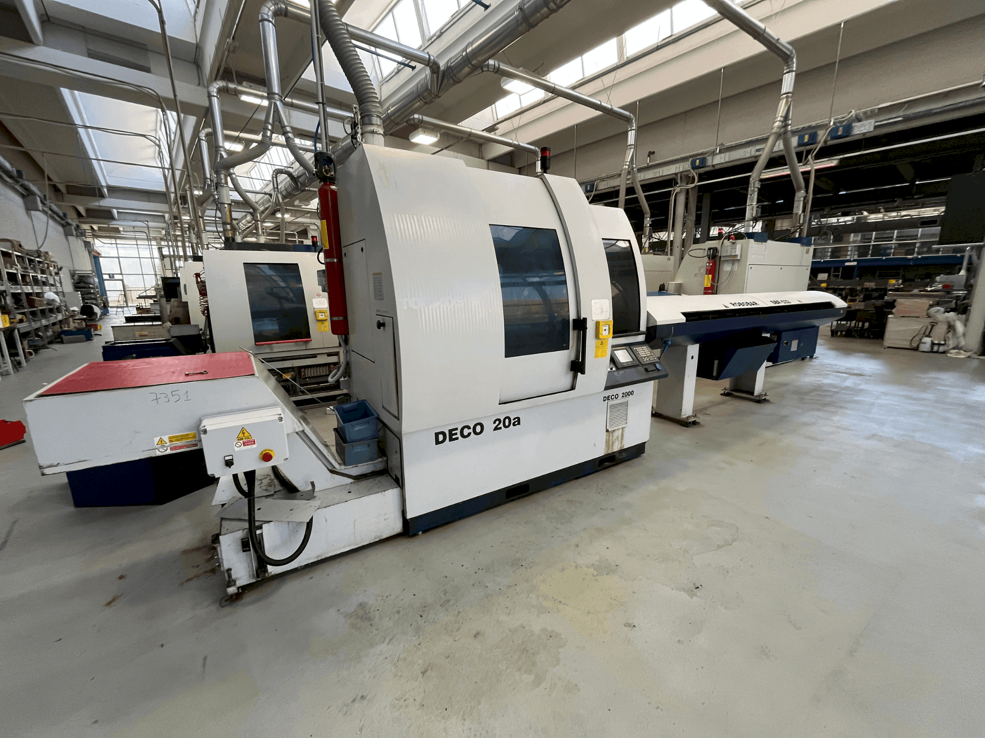 Widok z przodu maszyny TORNOS DECO 20A