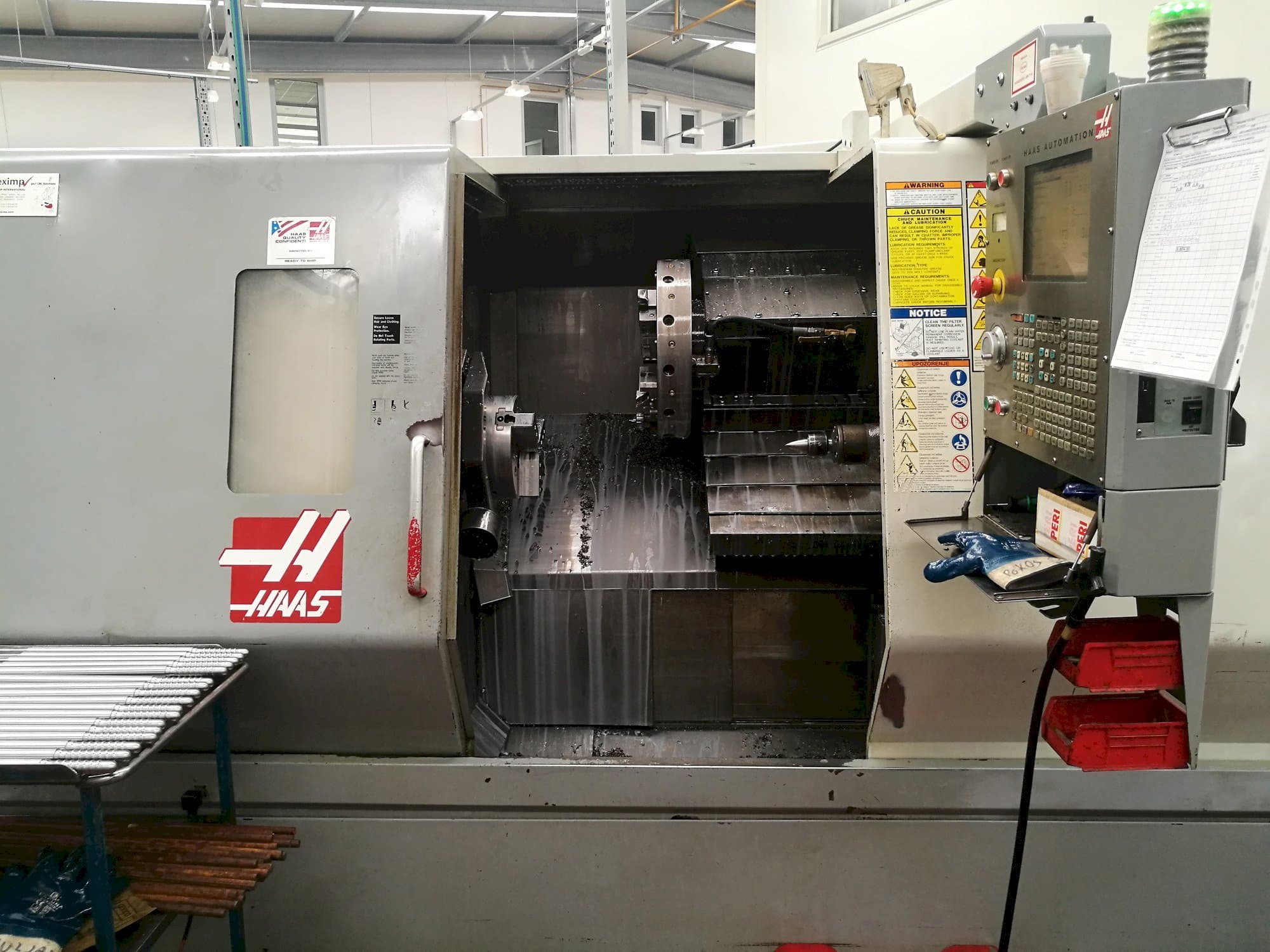 Widok z przodu maszyny HAAS SL-30THE