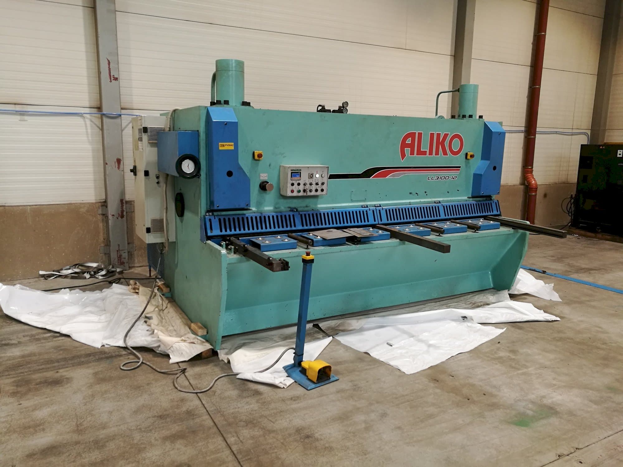 Widok z przodu maszyny ALIKO LL3100-12