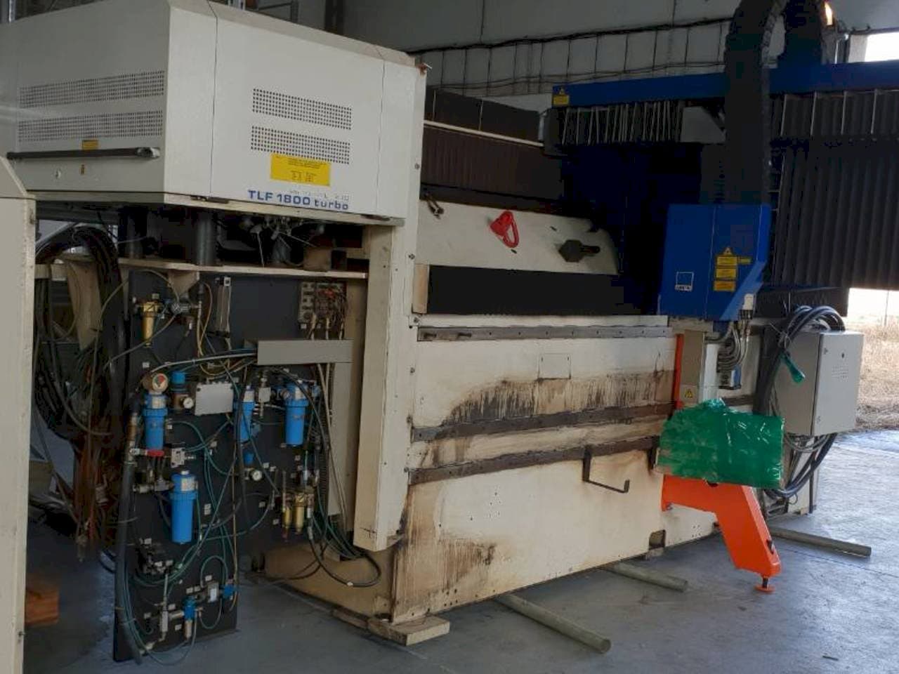 Widok z przodu maszyny Trumpf Lasercell TLC 1005