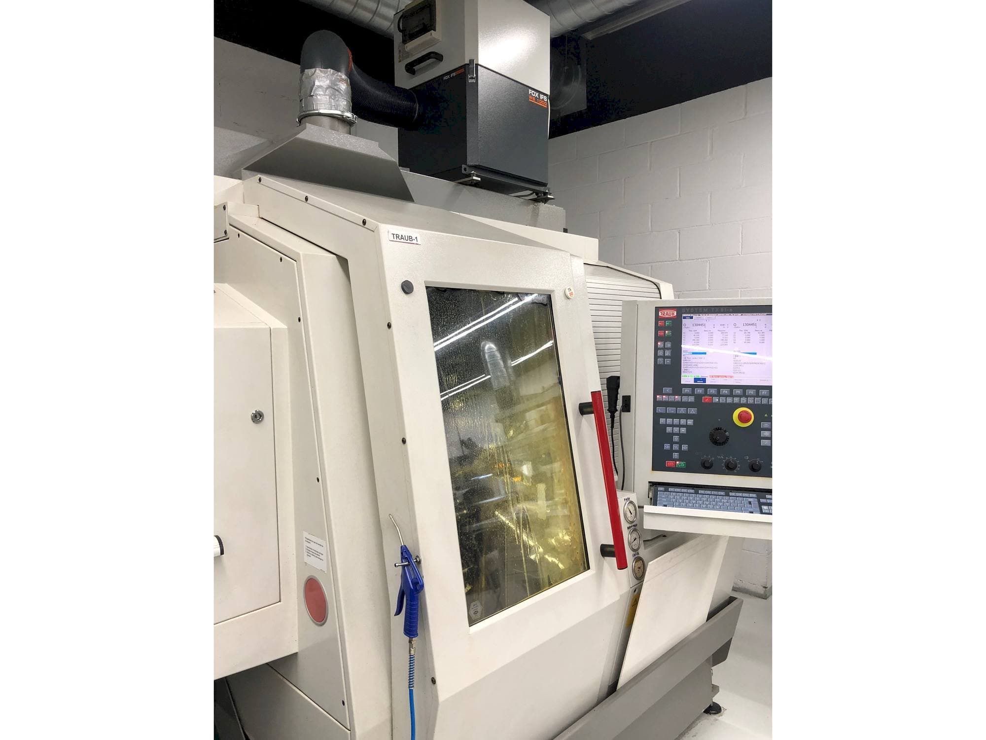 Widok z przodu maszyny TRAUB TNL 18