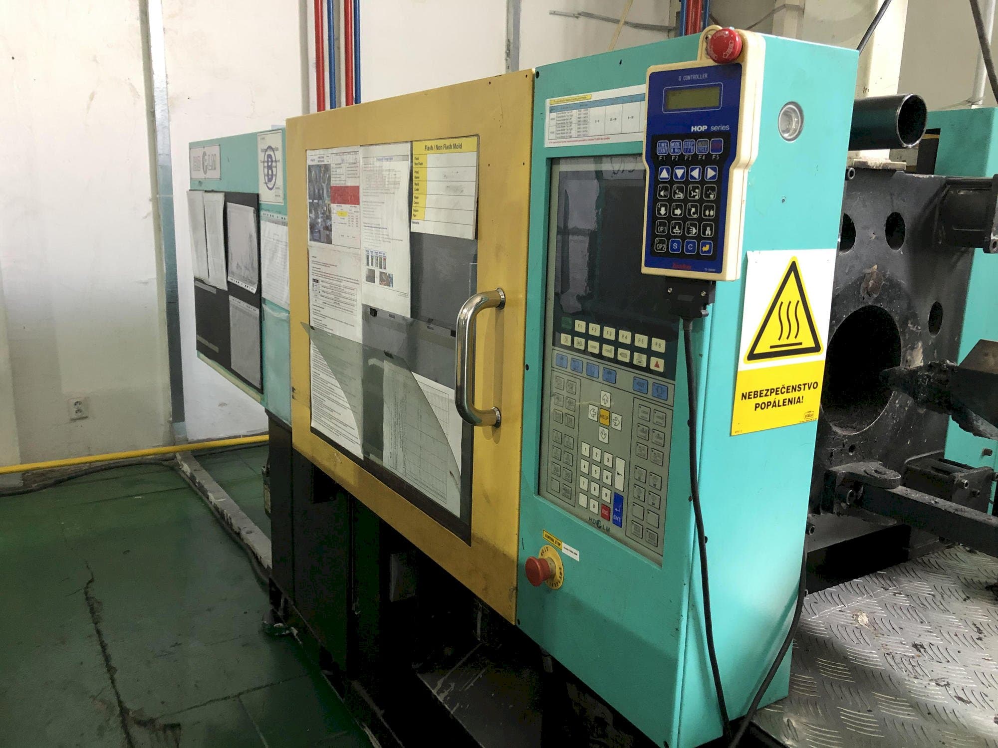 Widok z przodu maszyny Hyundai K-120V