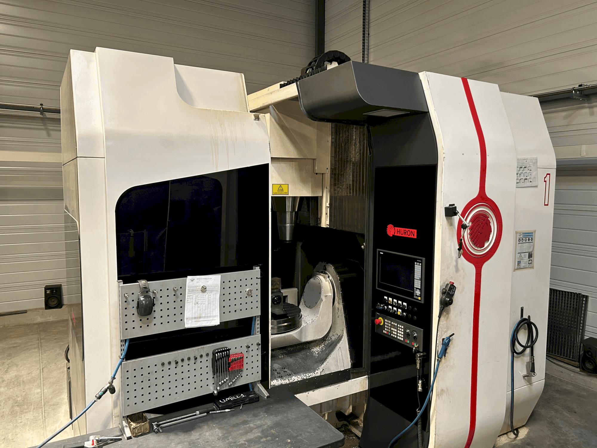 Widok z przodu maszyny Huron UMILL 6