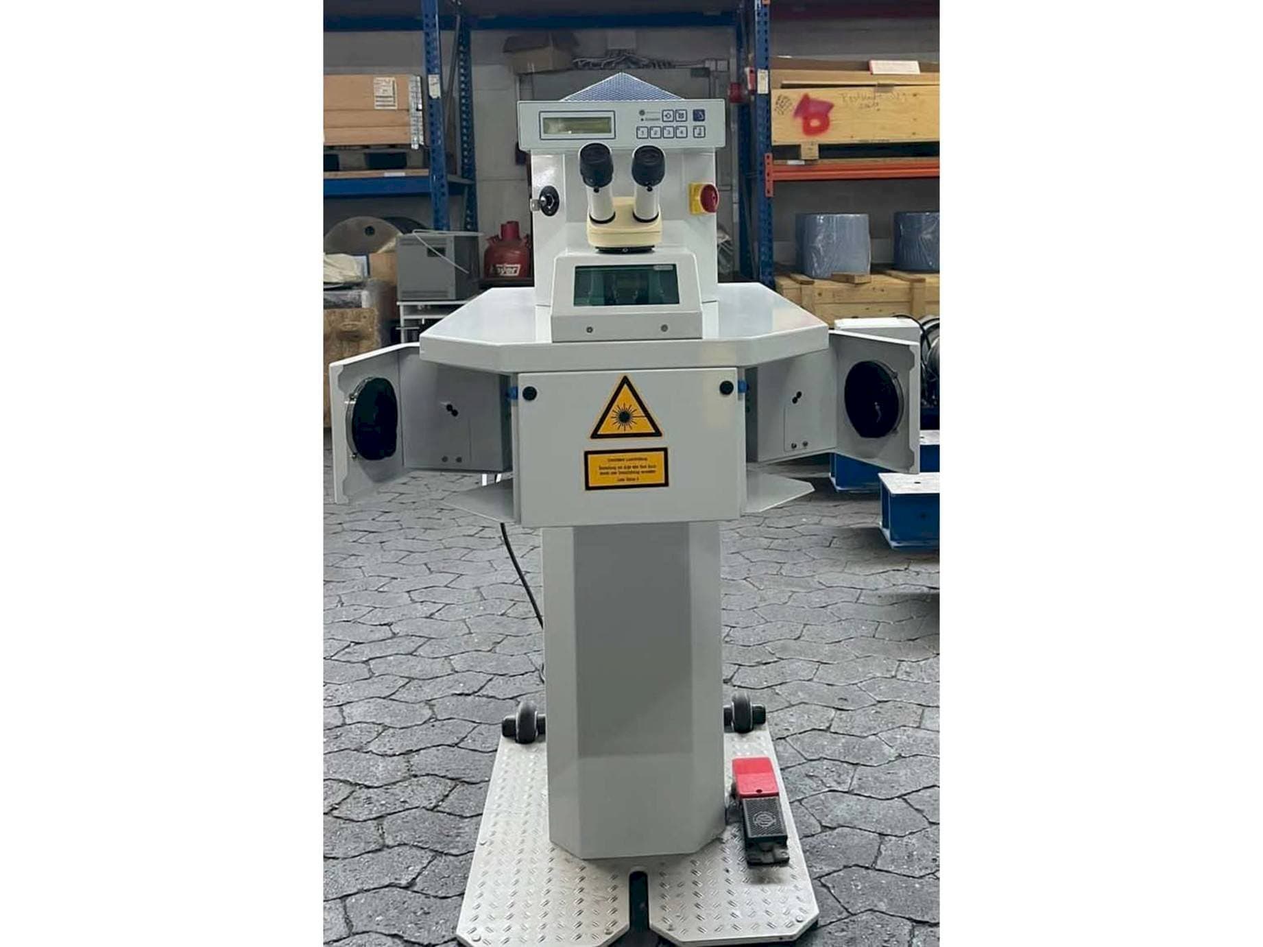 Widok z przodu maszyny ALPHA LASER ALO 30