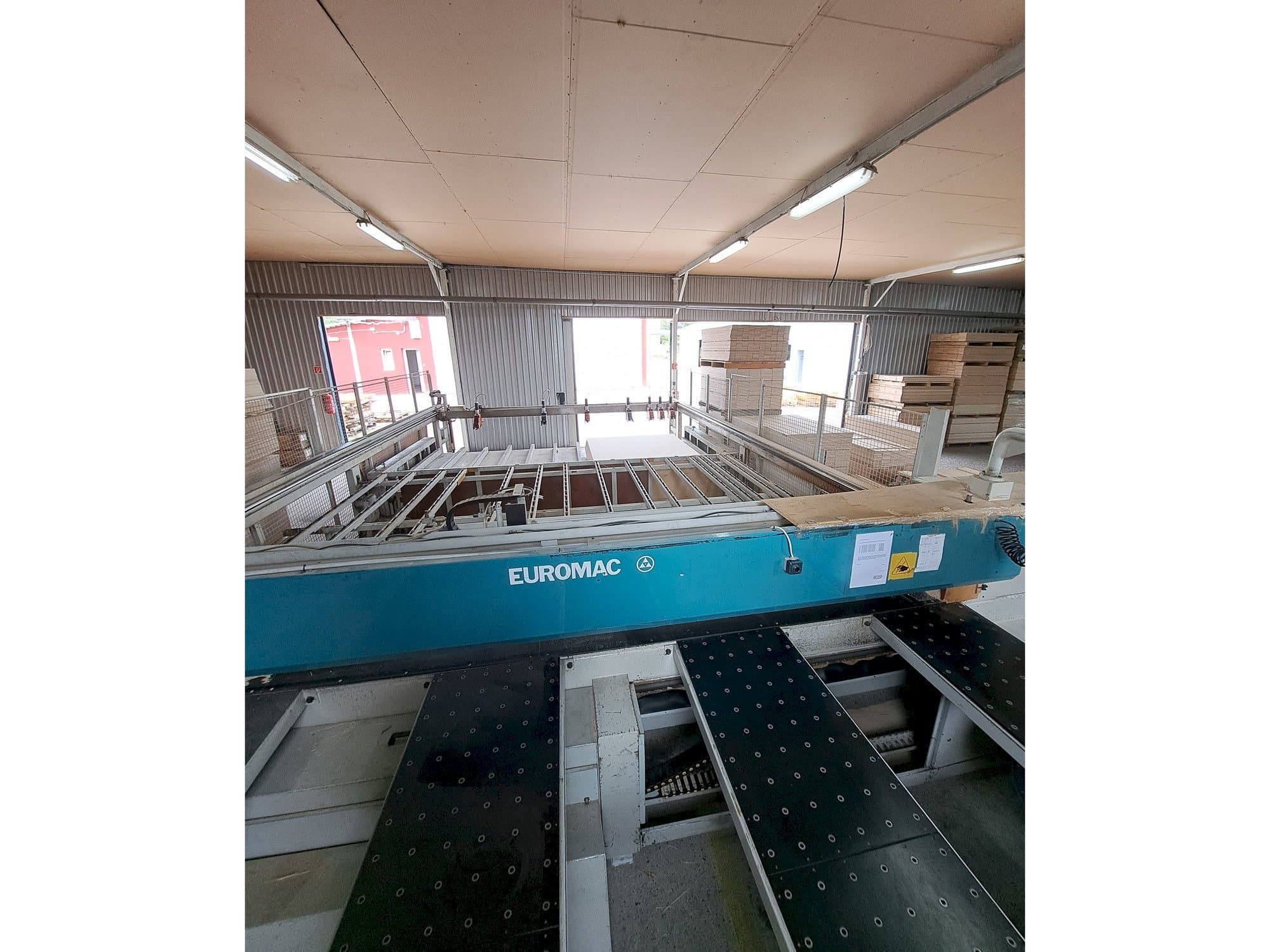 Widok z przodu maszyny Euromac LOGICA PINZE TAVOLA 4500