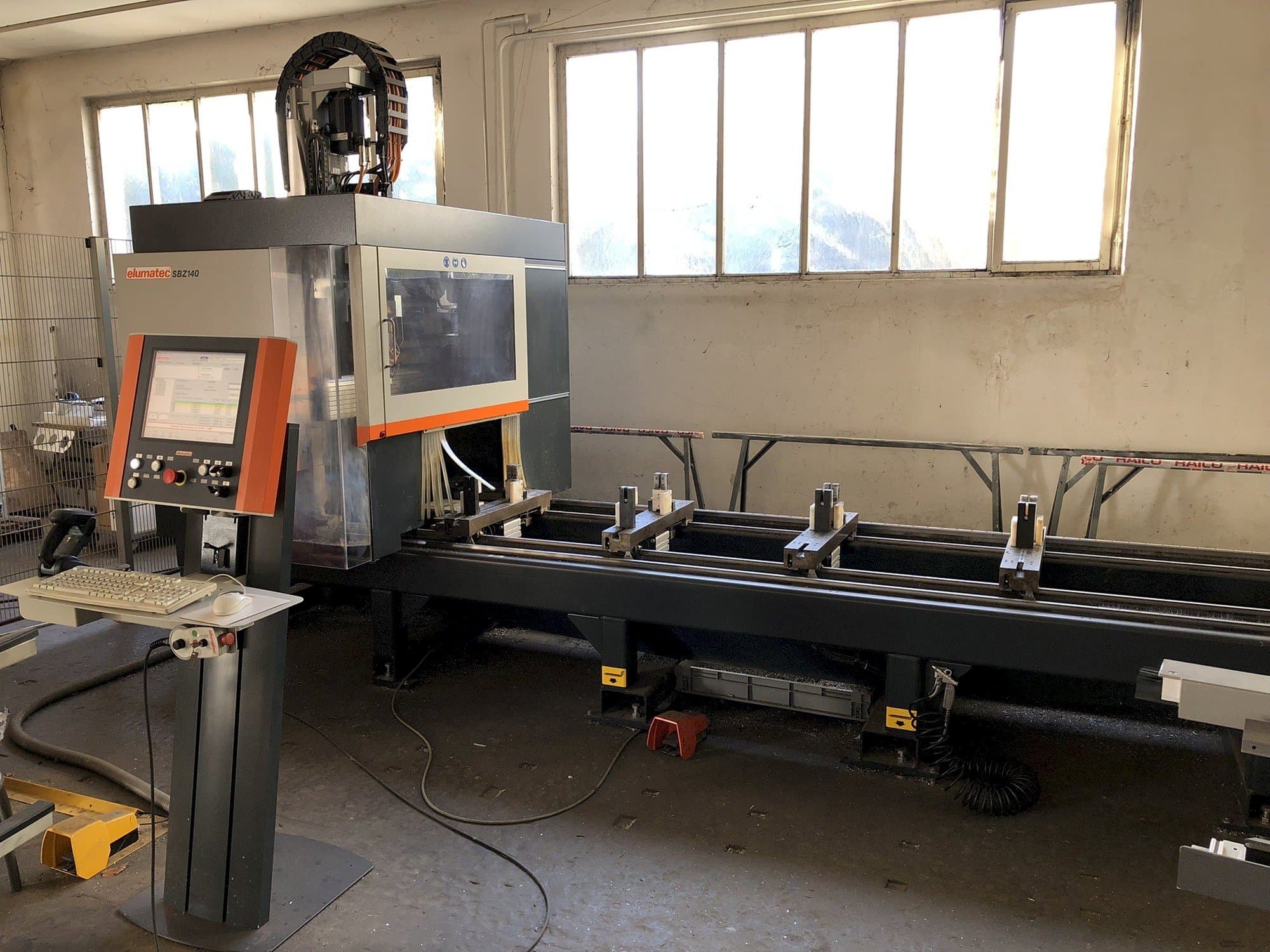 Widok z przodu maszyny Elumatec SBZ 140/60