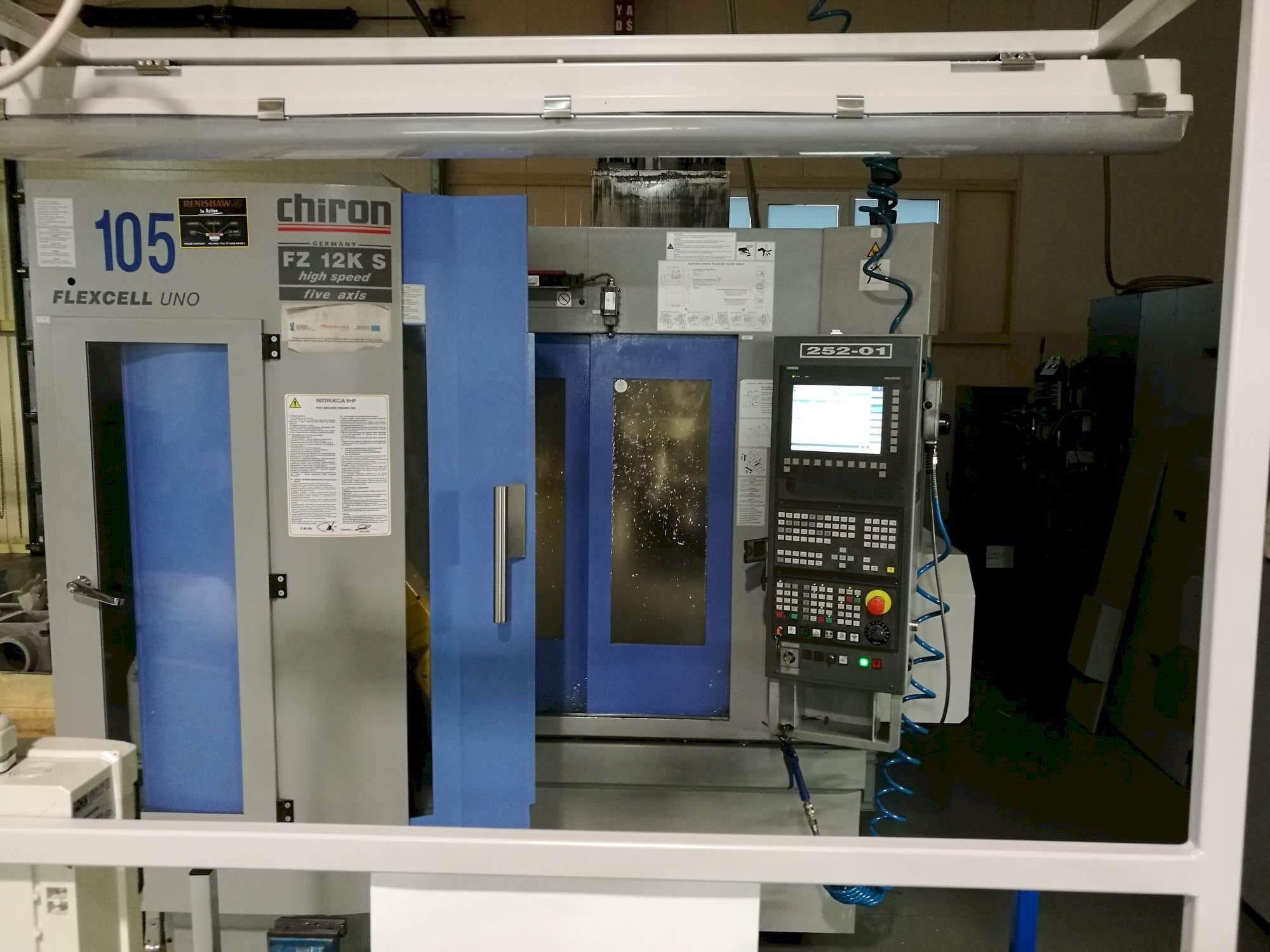 Widok z przodu maszyny CHIRON FZ 12 KS