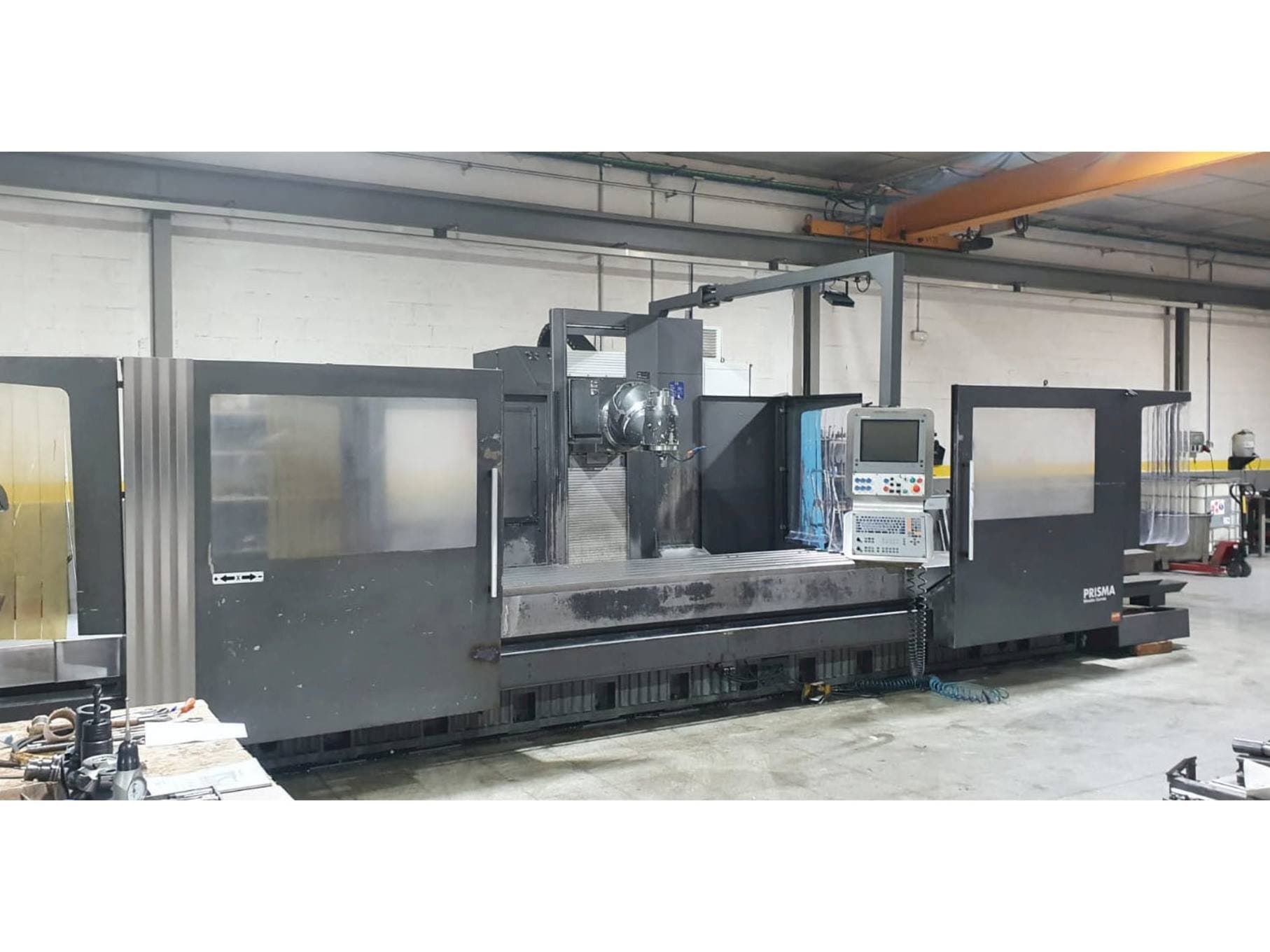 Widok z przodu maszyny Correa Prisma 35