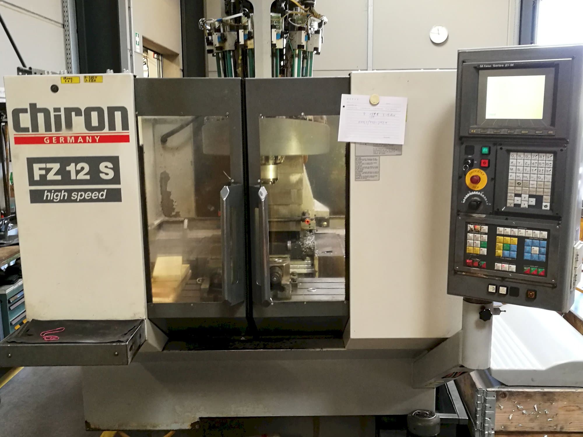 Widok z przodu maszyny Chiron FZ 12 S