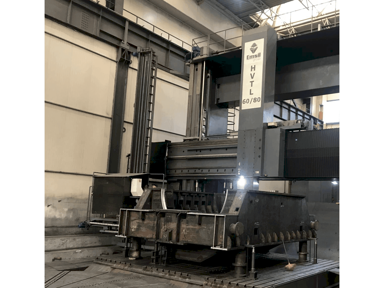 Widok z przodu maszyny Emsil HVTL 60/80