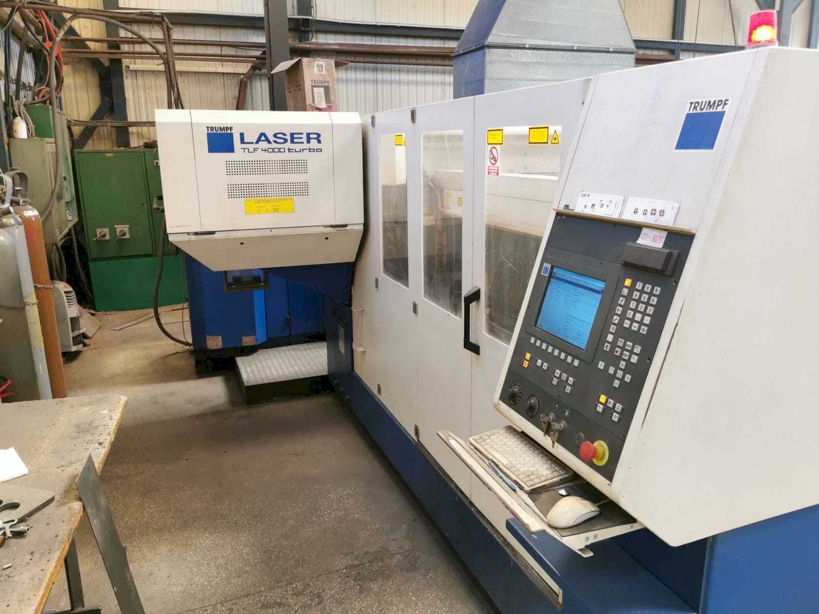 Widok z przodu maszyny Trumpf L4030