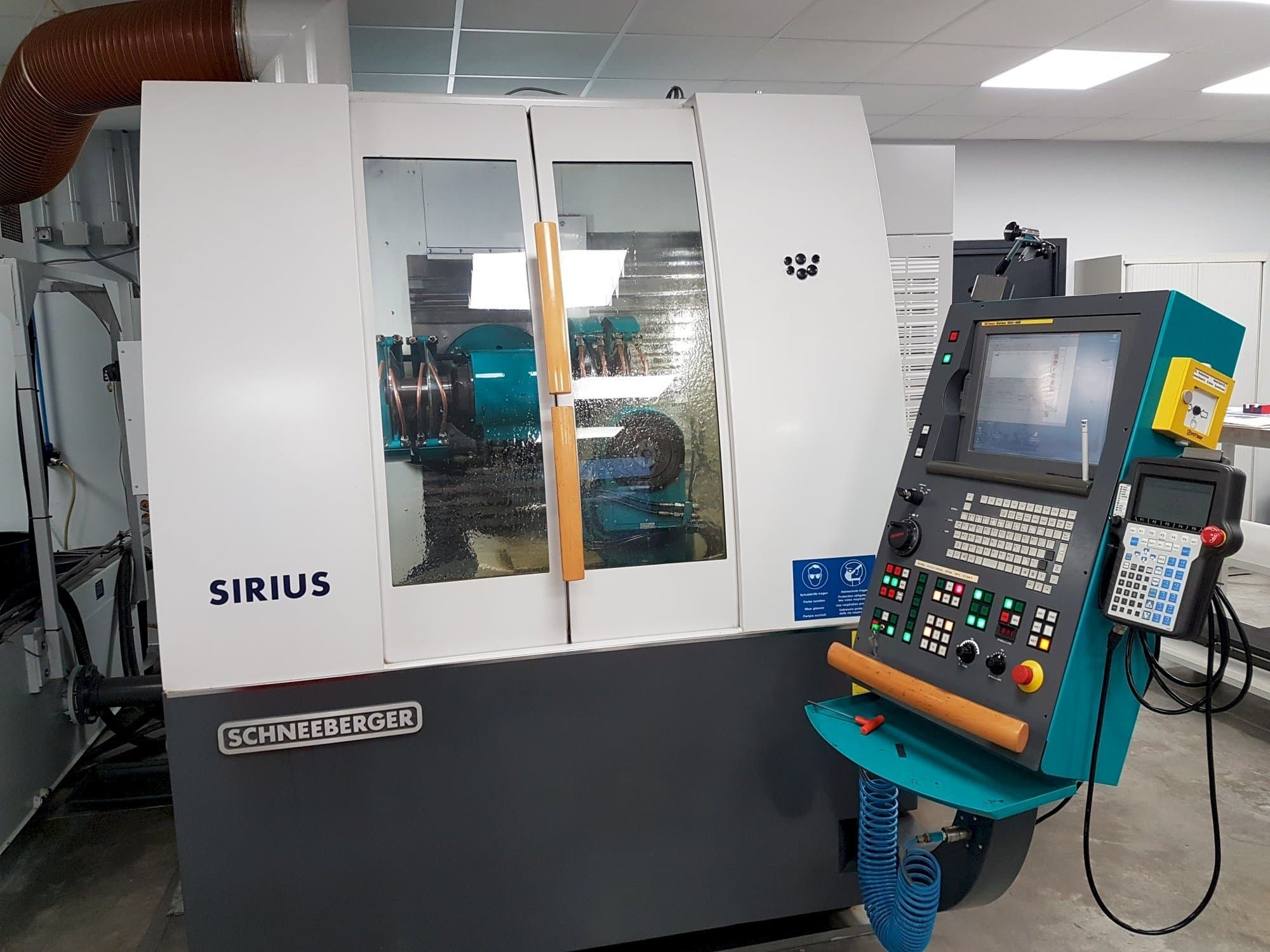 Widok z przodu maszyny Schneeberger Sirius HPM