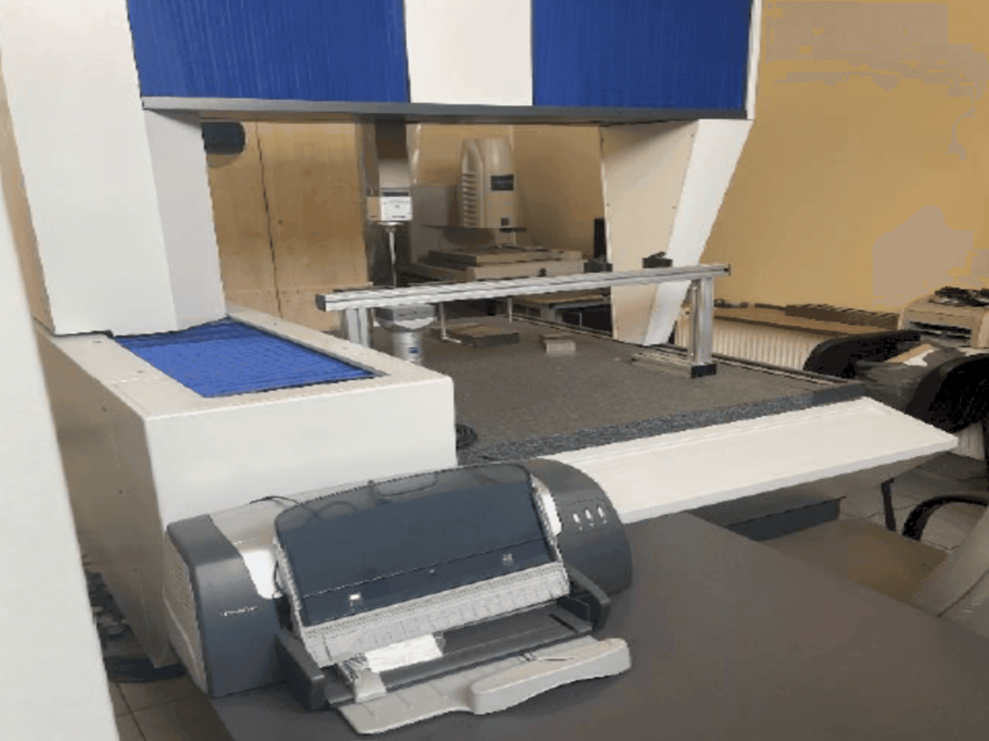 Widok z przodu maszyny ZEISS Prismo 7 Vario