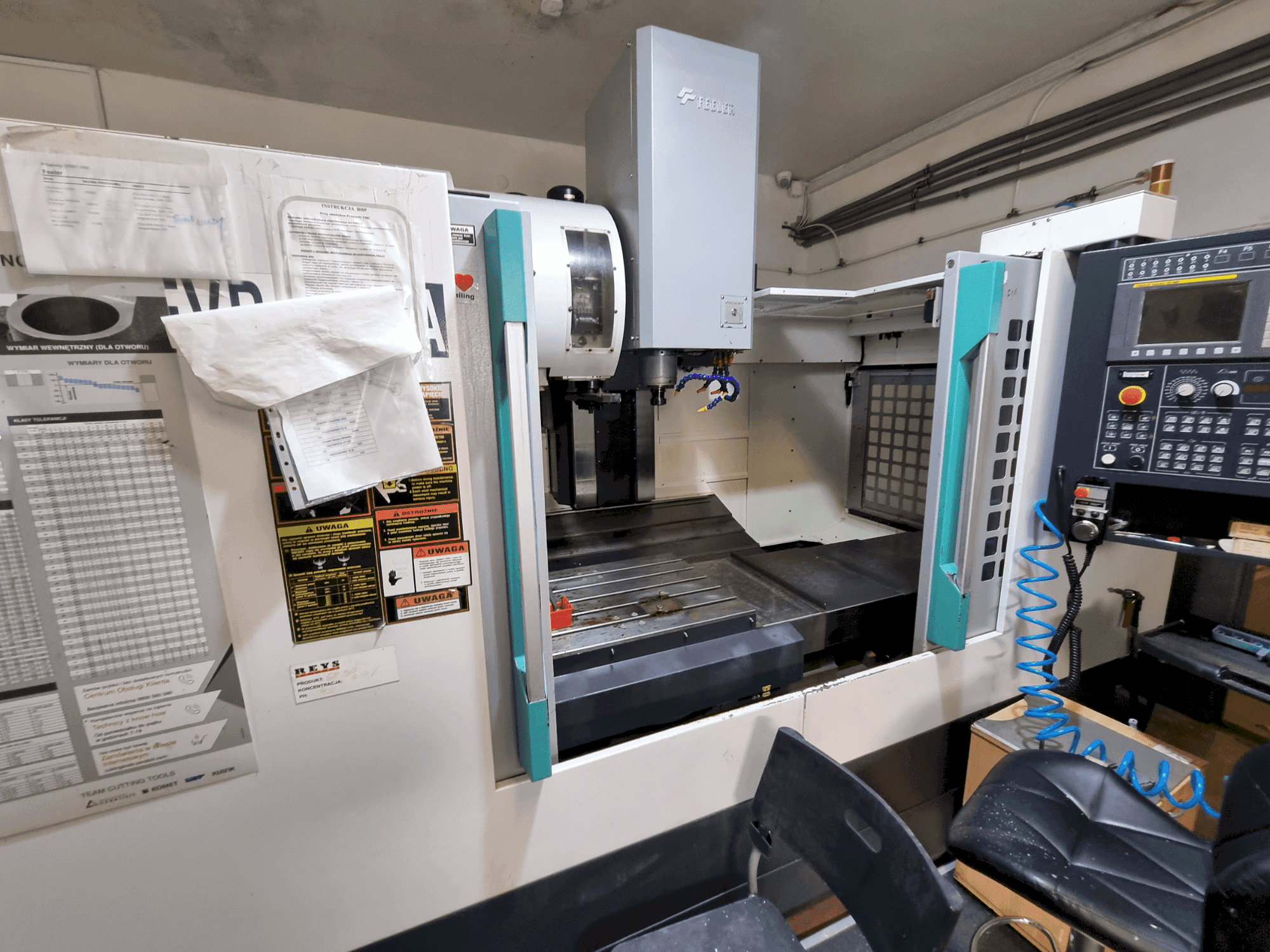 Widok z przodu maszyny Feeler FVP1300A