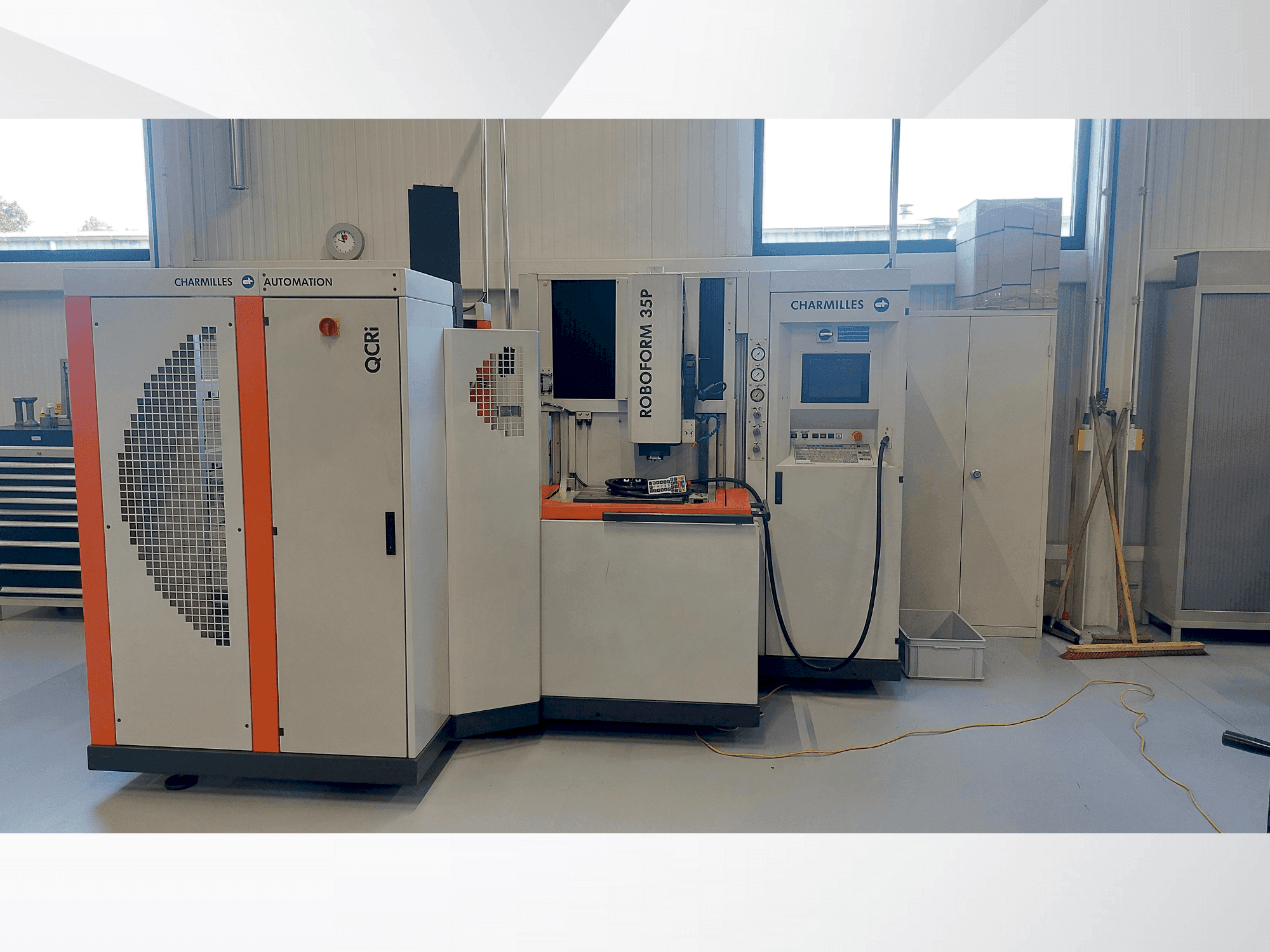 Widok z przodu maszyny CHARMILLES ROBOFORM 35P