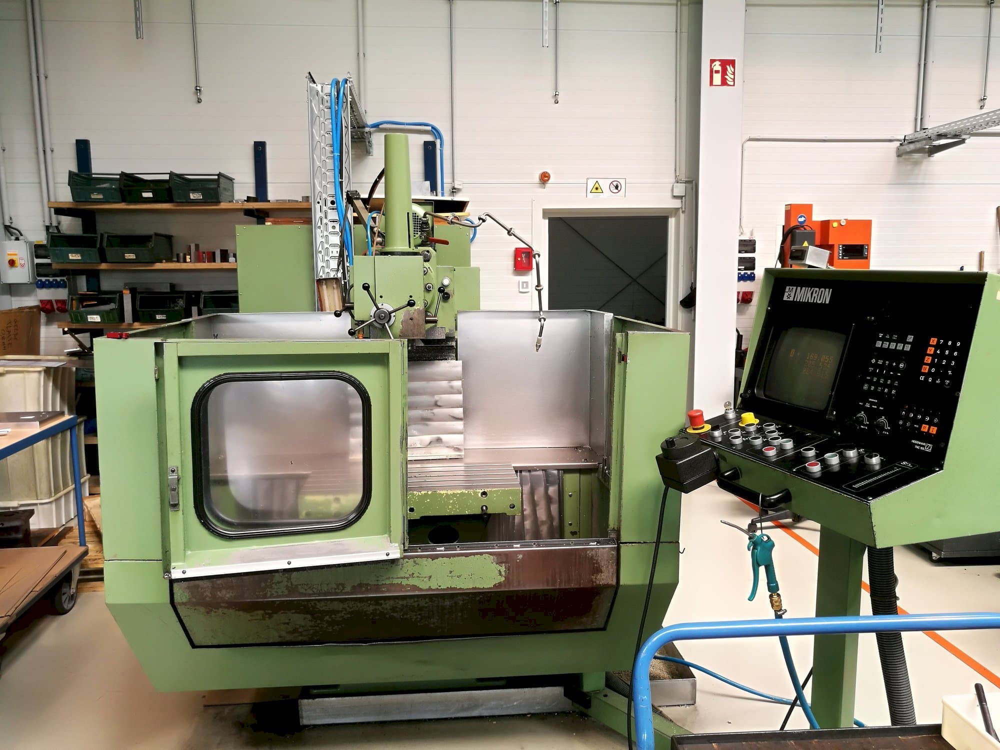 Widok z przodu maszyny MIKRON WF 21 C