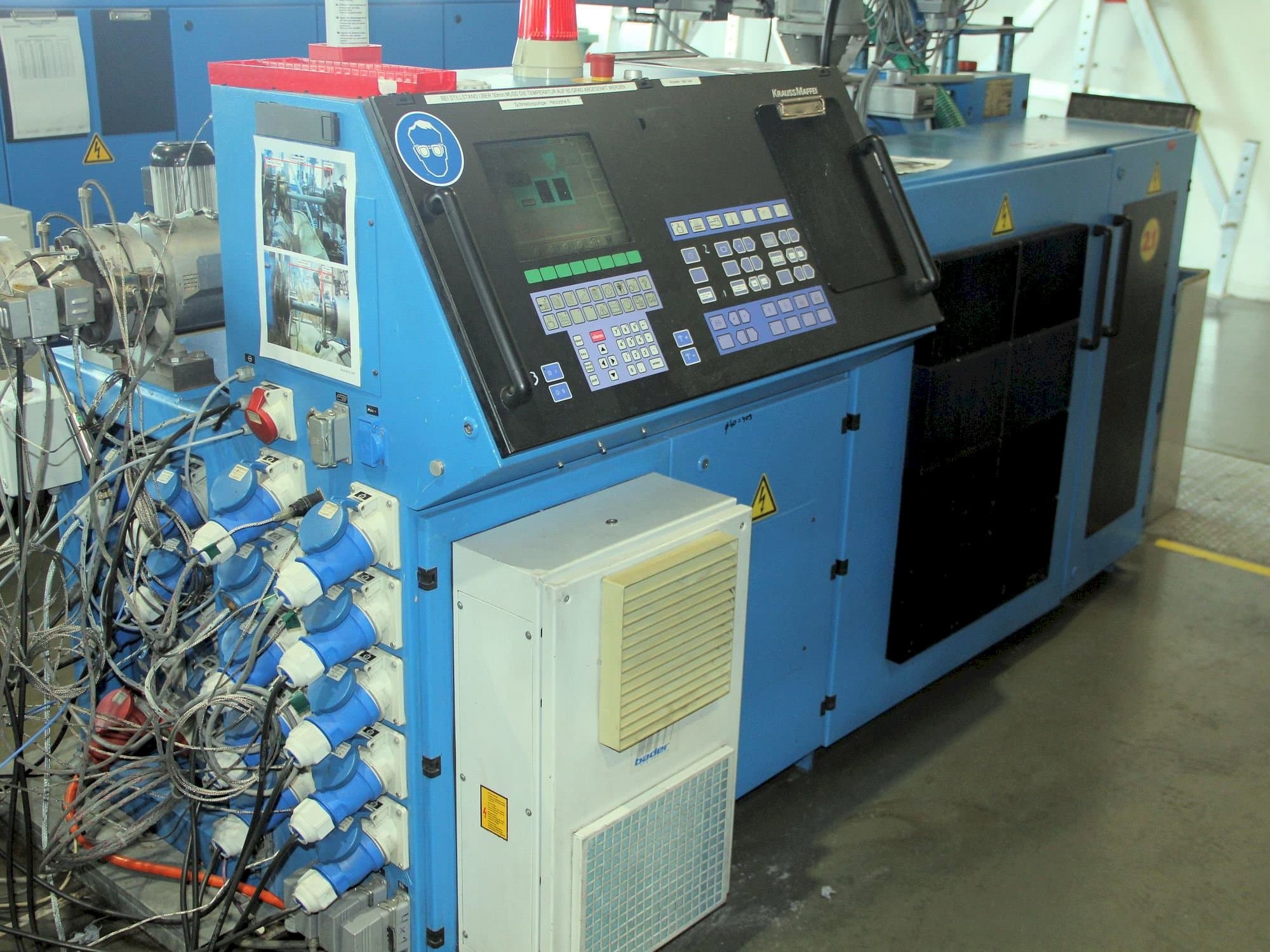 Widok z przodu maszyny Krauss Maffei KME 1-75-30 B