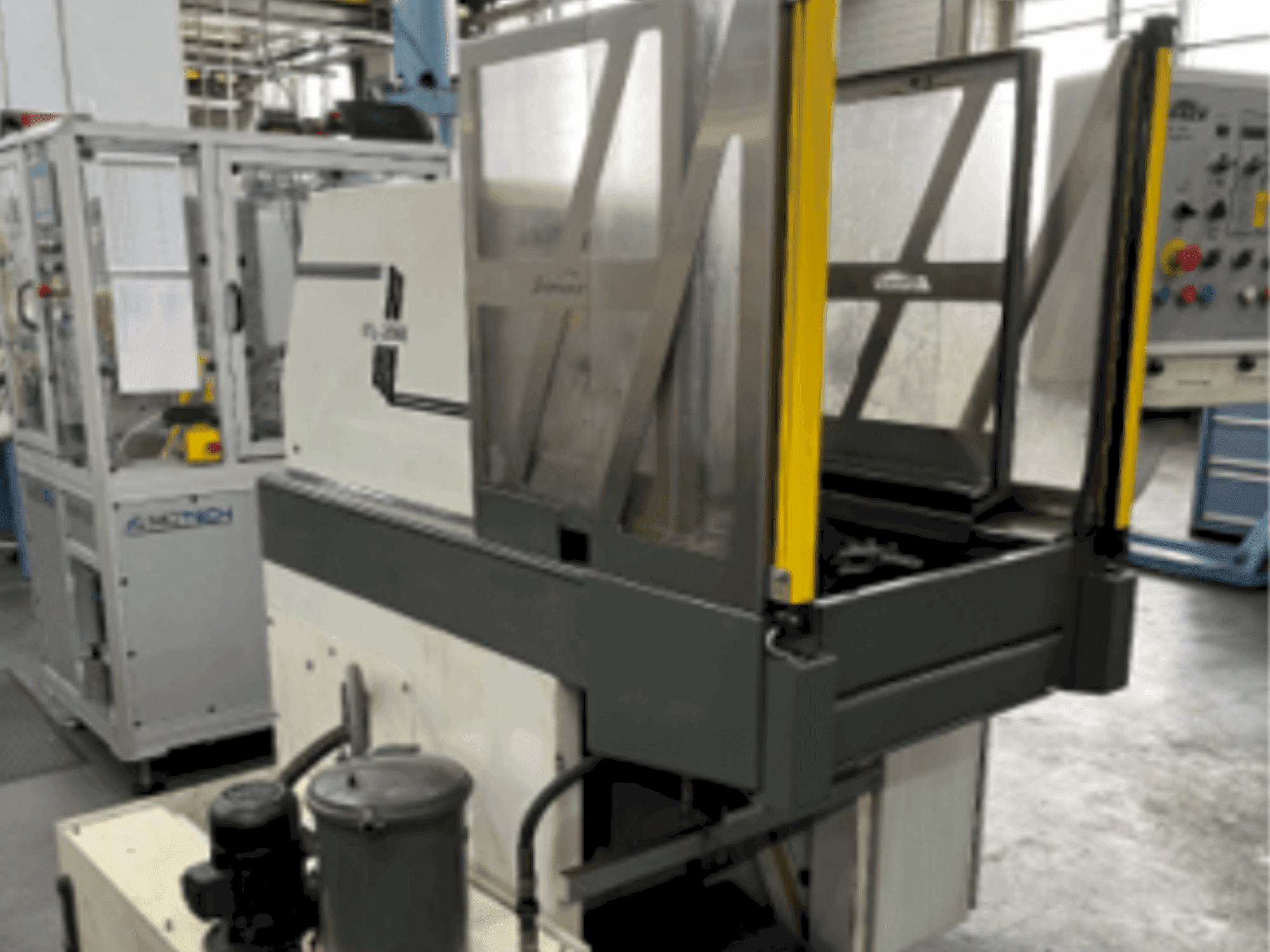 Widok z przodu maszyny Sunnen ML 2000