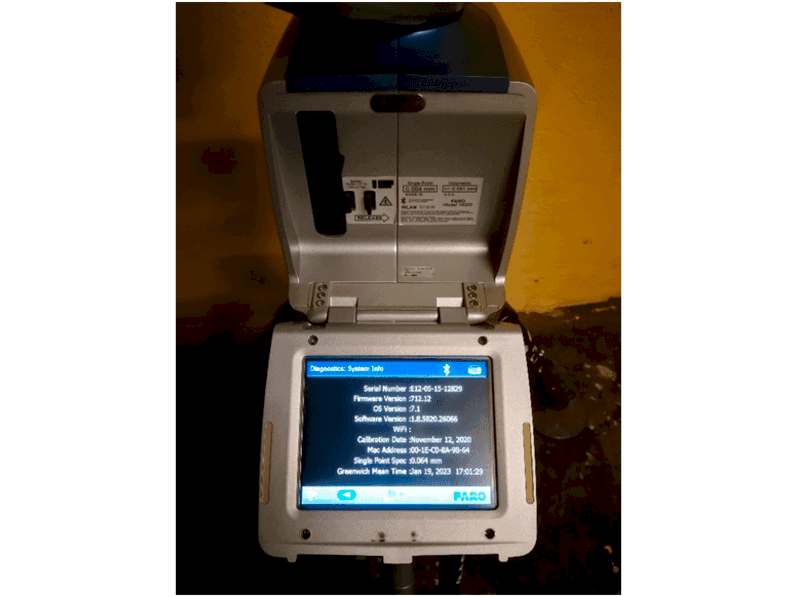 Widok z przodu maszyny Faro EDGE Measuring arm