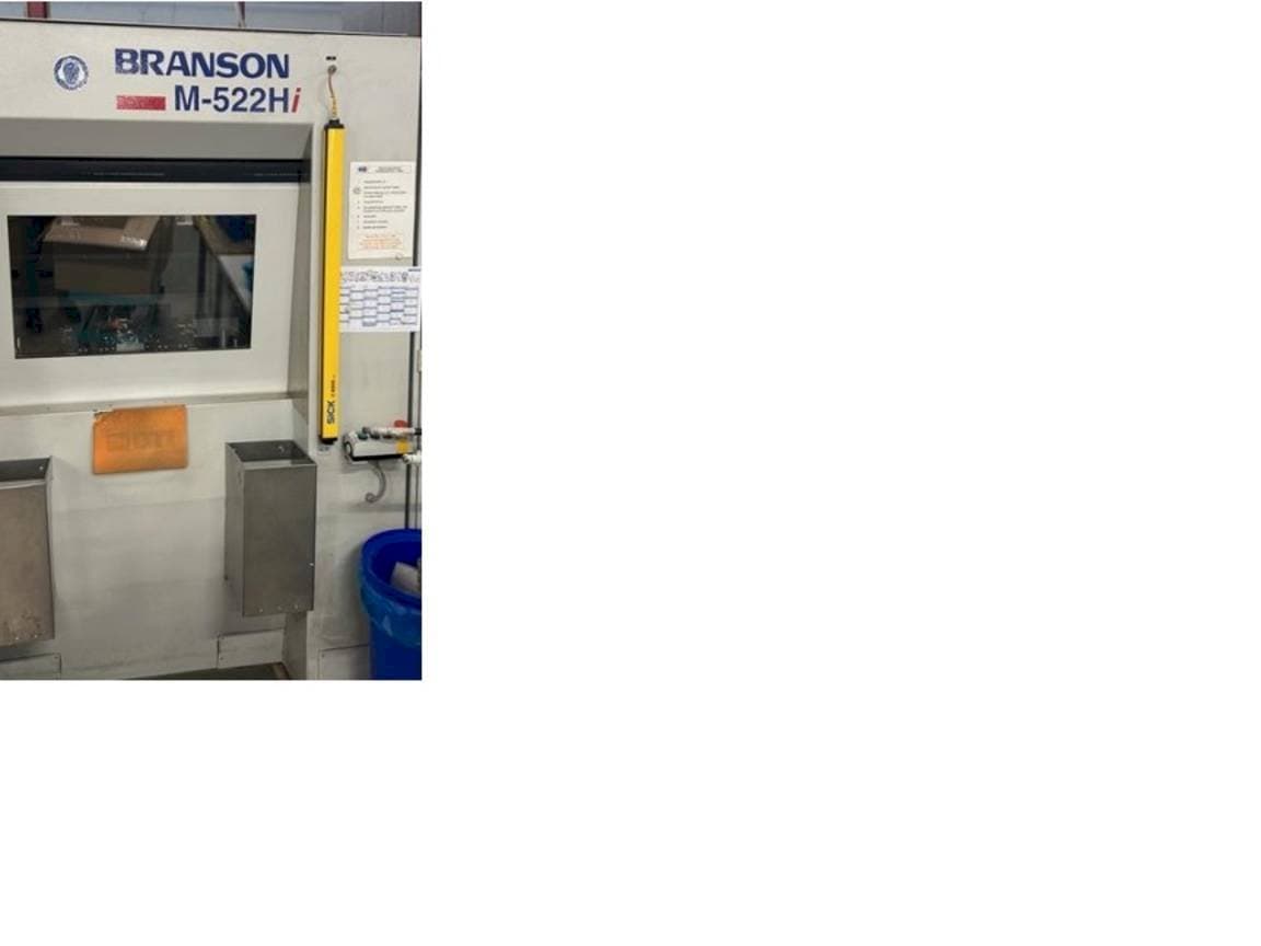Widok z przodu maszyny BRANSON M-522Hi (2010)