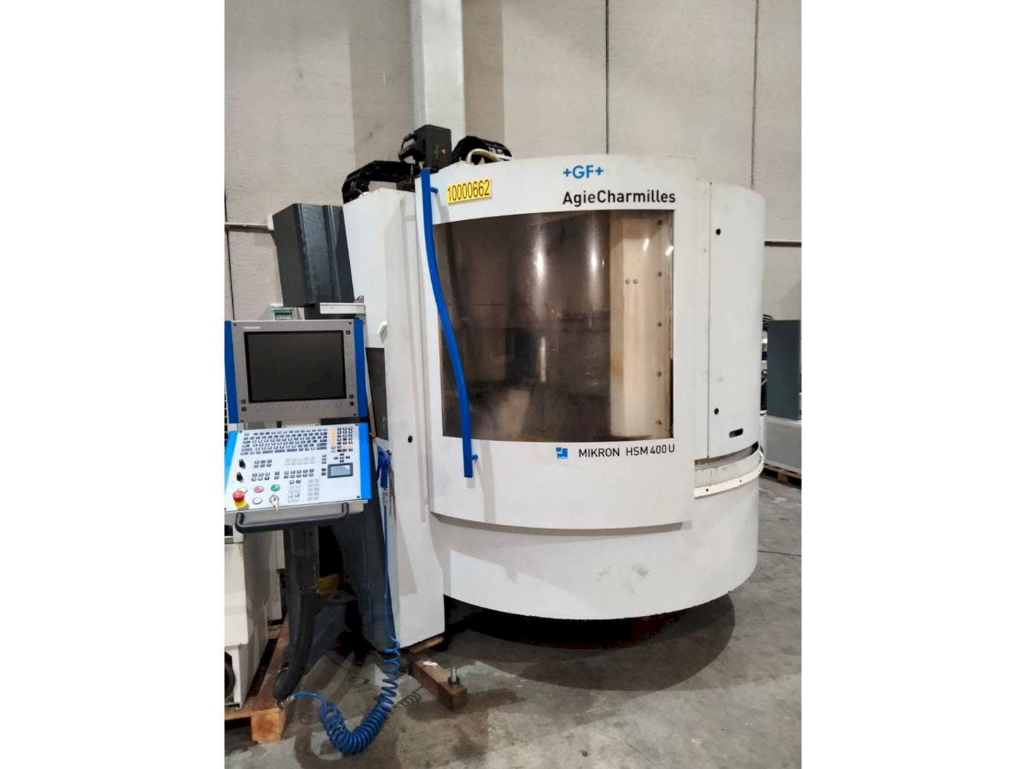 Widok z przodu maszyny MIKRON HSM 400 U