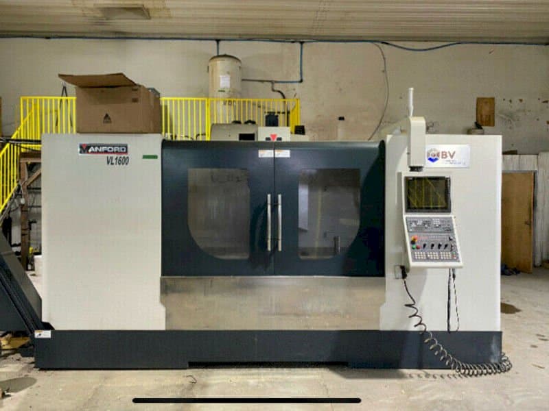 Widok z przodu maszyny Manford VMC VL-1600