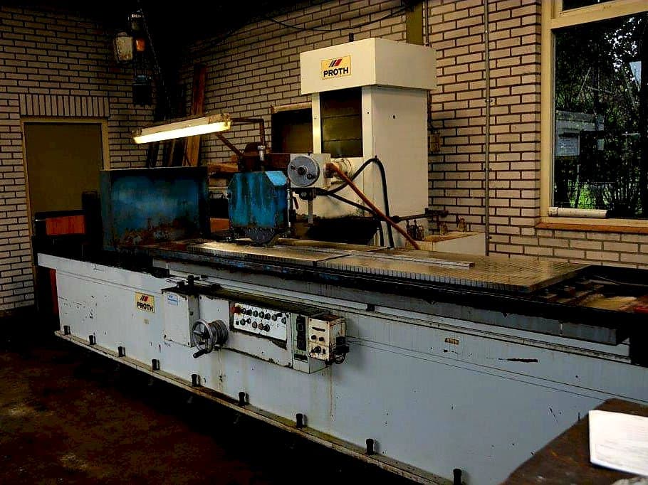 Widok z prawej maszyny Proth PSGC-60220AHR