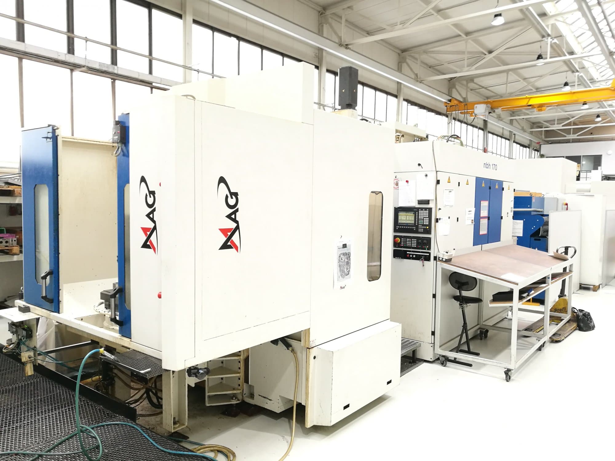Widok z lewej maszyny Hueller Hille NBH 170