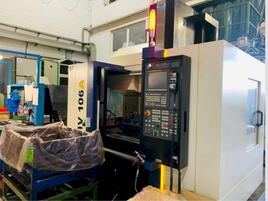 Widok z przodu maszyny YCM NMV106A