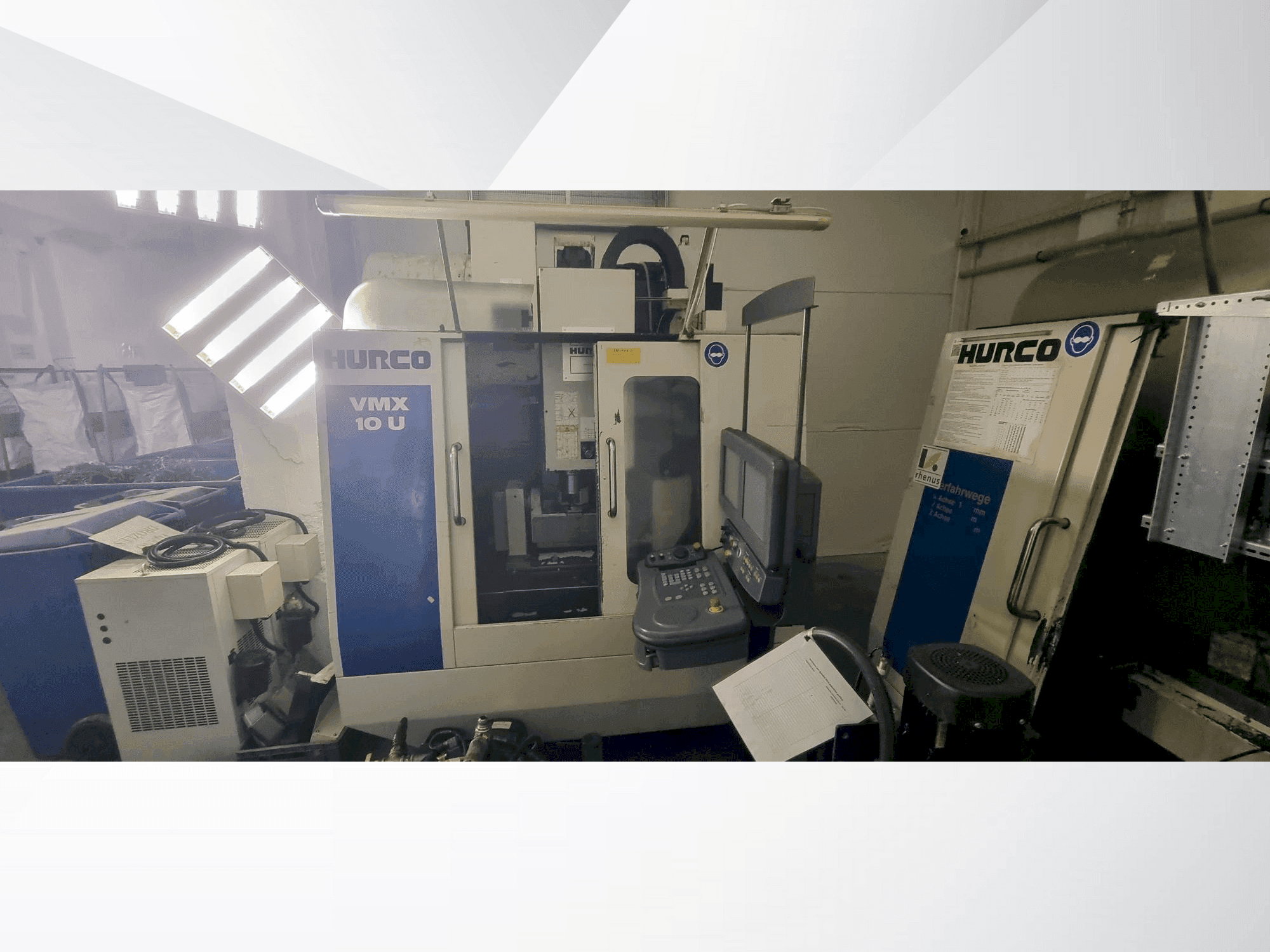 Widok z przodu maszyny Hurco VMX 10U